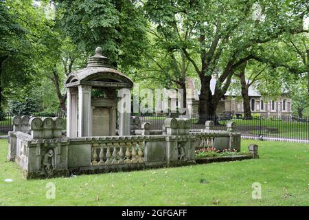 Das Soane-Grab und die alte Kirche St. Pancras Stockfoto