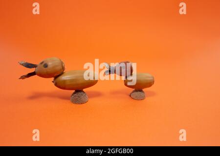 Basteln für Kinder im Herbst oder Herbst, Ideen für Aktivitäten im Vorschulalter oder Kleinkind Stockfoto