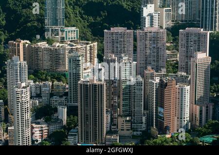Hochhaus-Appartementhäuser in den mittleren Etagen, Hong Kong Island, vom Dach des 2ifc, dem höchsten Gebäude der Hong Kong Island, im Jahr 2010 Stockfoto