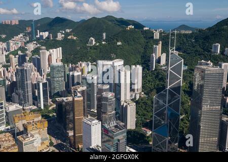 Die Handelshochhäuser der Admiralty, mit dem Central Government Complex auf dem Tamar-Gelände, das 2010 auf Hong Kong Island im Bau ist Stockfoto