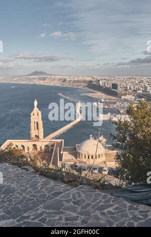 Santa Cruz Kapelle mit Blick über Oran - Algerien Stockfoto