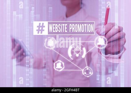Textschild mit Website-Promotion. Konzept Bedeutung erhöhen Exposition einer Website, um mehr Besucher Lady in Uniform berühren und verwenden zu bringen Stockfoto