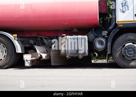 Charkow, Ukraine - 17. juli 2021. Detail einer Straße Kehrmaschine. Auto Reinigung der Straße Stockfoto
