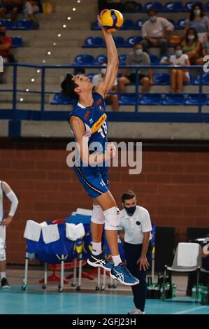 Grana Padano Arena, Mantova, Italien, 25. August 2021, Alessandro Michieletto während des Freundschaftsspiels 2021 - Italien vs Belgien - Volleyball-Test dienen Stockfoto