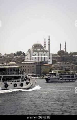 Istanbul, Türkei - 8. Juni 2014: Die Süleymaniye Moschee ist eine osmanische kaiserliche Moschee auf dem dritten Hügel von Istanbul, Türkei. Stockfoto