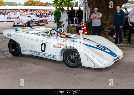 1969 Porsche 917 PA, 917 Porsche Audi Rennwagen beim Goodwood Festival of Speed Rennsport-Event 2014 vom Montagebereich auf die Rennstrecke. Stockfoto