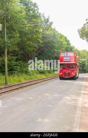 Vintage roter AEC Routemaster RMC1510 510CLT Doppeldeckerbus im Freilichtmuseum von Beamish Stockfoto