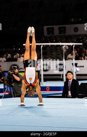 Melbourne, Australien. Dezember 2014. Rayderley Zapata aus Spanien in einem Handstand während der WM-Gymnastik in Melbourne. (Foto: Alexander Bogatirev/SOPA Image/Sipa USA) Quelle: SIPA USA/Alamy Live News Stockfoto