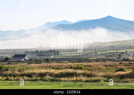 Morgennebel in Portmagee, County Kerry, Irland Stockfoto