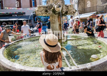 Fontaine de Valensole Alpes de Haute Provence Frankreich 04 Stockfoto