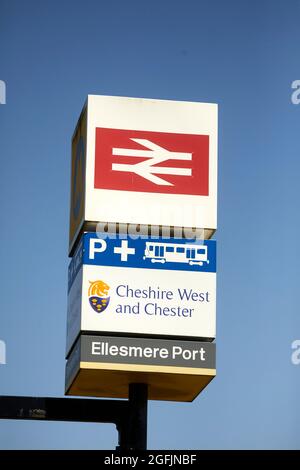 Ellesmere Port Bahnhof Cheshire, Merseyrail Bahnschild Stockfoto