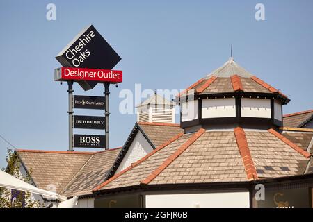 Ellesmere Port Touristenattraktion Cheshire Oaks Designer Outlet Mall betrieben von McArthurGlen Stockfoto