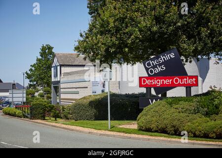 Ellesmere Port Touristenattraktion Cheshire Oaks Designer Outlet Mall betrieben von McArthurGlen Stockfoto