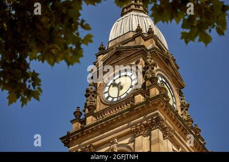 Stadtzentrum Bolton, Lancashire Bolton Town Hall Uhrturm Grade II* gelistet Victoria Square Stockfoto