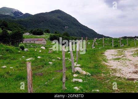 Slowenien. Planina Zaprikraj. WWI-Website. Stockfoto