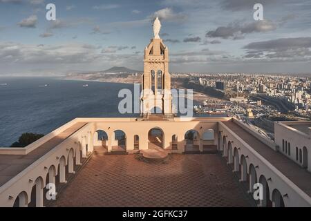 Santa Cruz Kapelle mit Blick über Oran - Algerien Stockfoto