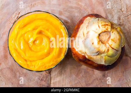 Toddy Palmfrucht mit Zellstoff Bild. Stockfoto