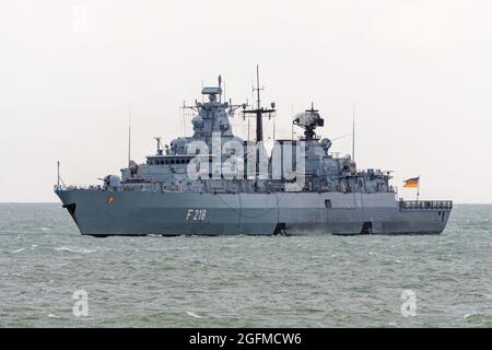 Die FGS Mecklenburg-Vorpommern (F218) ist eine Fregatte der Klasse 123 Brandenburg, die von der deutschen Marine betrieben wird. Stockfoto