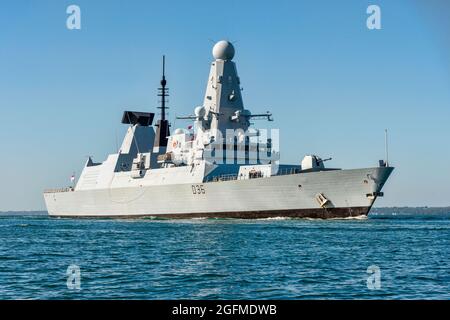 HMS Defender ist einer von sechs Typ 45 Zerstörern, die von der Royal Navy betrieben werden. Stockfoto