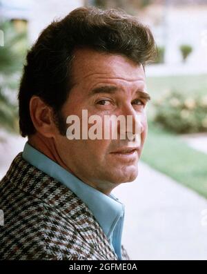 JAMES GARNER in DEN ROCKFORD-AKTEN (1974), Regie WILLIAM WIARD. Kredit: ROY HUGGINS-ÖFFENTLICHE KUNSTPRODUKTIONEN / Album Stockfoto