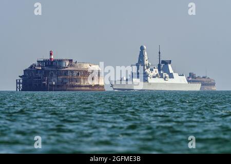 HMS Defender ist einer von sechs Typ 45 Zerstörern, die von der Royal Navy betrieben werden. Stockfoto