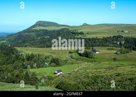 Blick auf Banne d'Ordanche, Vulkane der Auvergne, Departement Puy de Dome, Auvergne Rhone Alpes, Frankreich Stockfoto