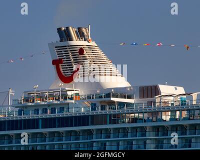 Heraklion, Griechenland - 20. August 2021 - die 'Mein Schiff 5' der Reederei 'TUI Cruises' im Hafen von Heraklion Stockfoto