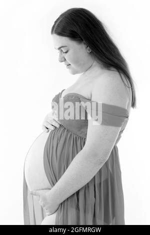 Übergewichtige, schwanger gebliebene Frau mit hohem Body-Mass-Index Stockfoto