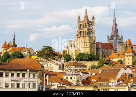 Die Kathedrale Notre Dame von Lausanne gilt als wichtiges gotisches Gebäude. Schweiz. Lausanne ist eine französische Stadt am Genfersee Stockfoto