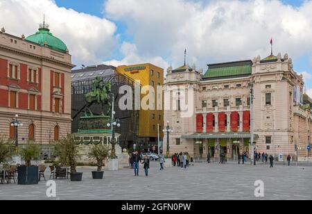 Belgrad, Serbien - 14. Februar 2021: Nationaltheater auf dem Platz der Republik am kalten Wintertag. Stockfoto