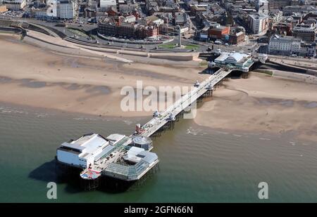 Luftaufnahme des Blackpool North Pier Stockfoto