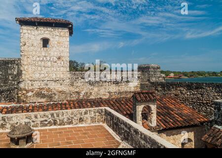 Castillo de San Roam, spanische Kolonialfestung am Eingang zum Izabal-See im Osten Guatemalas. Stockfoto