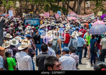 COPAN RUINAS, HONDURAS - 12. APRIL 2016: Indigene Völker protestieren gegen Bergwerk in der Nähe des archäologischen Parks Copan, Honduras Stockfoto