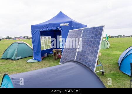 London, Großbritannien. August 2021. Extinction Rebellion (XR) wird in Kraft treten, um im Blackheath Common Park zu campen und das Bewusstsein für den zunehmenden globalen Klimawandel zu schärfen. Protest gegen investitionen des rates und der Regierung in die fossilen Brennstoffe. Quelle: Xiu Bao/Alamy Live News Stockfoto