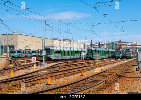 Boston Metro MBTA Green Line Typ 9 Moderne Flotte von CAF USA am Riverside Terminal Station, Newton, Massachusetts, USA. Stockfoto
