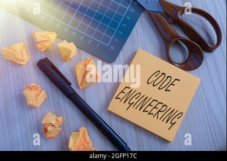 Inspiration mit Zeichen Code Engineering. Geschäftsidee Anwendung von Engineering auf die Entwicklung von Software Multiple Assorted Collection Office Stockfoto