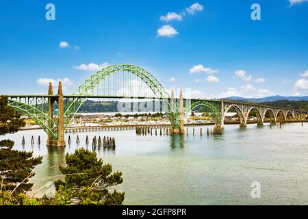 Siuslaw River Bridge entworfen von Conde B McCullough in Florenz Oregon Stockfoto