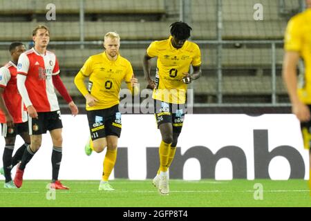 BORAS, SCHWEDEN - 26. AUGUST: Marokhy Ndione von IF Elfsborg feiert das zweite IF Elfsborg-Tor des Abends während des UEFA Conference League-Spiels zwischen IF Elfsborg und Feyenoord in der Boras Arena am 26. August 2021 in Boras, Schweden (Foto: Yannick Verhoeven/Orange Picts) Stockfoto