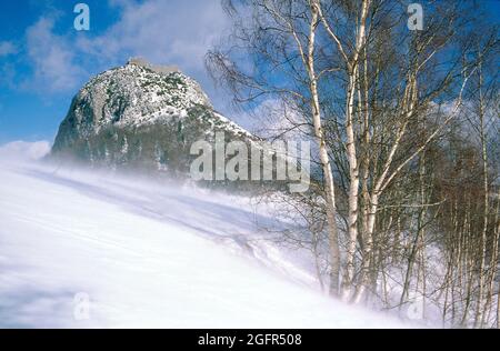 Frankreich. Ariège (09) Burg der Katharer von Montsegur im Schnee Stockfoto