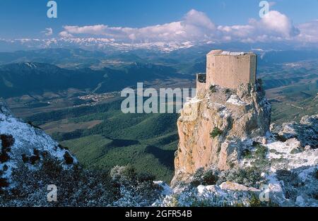 Frankreich. Aude (11) das Katharerschloss von Quéribus unter dem Schnee Stockfoto