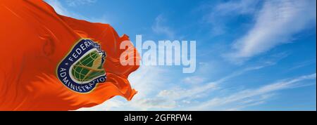 Minsk, Weißrussland - Mai, 2021: Die Flagge der US Federal Aviation Administration winkt im Wind. US-Abteilungen. Speicherplatz kopieren. 3d-Abbildung, Stockfoto