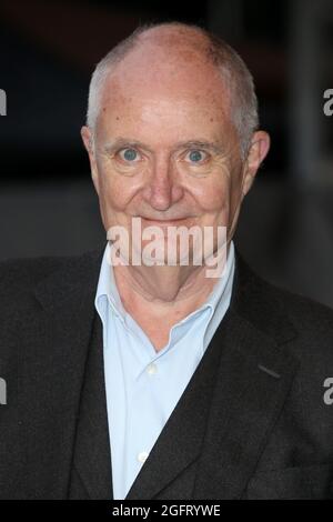 LONDON, GROSSBRITANNIEN - 12. Sep 2018: Jim Broadbent nimmt an der Weltpremiere von „King of Thieves“ im Vue West End am 12. September 2018 in London Teil, Stockfoto