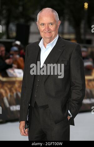 LONDON, GROSSBRITANNIEN - 12. Sep 2018: Jim Broadbent nimmt an der Weltpremiere von „King of Thieves“ im Vue West End am 12. September 2018 in London Teil, Stockfoto