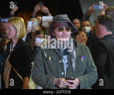 Karlsbad, Tschechische Republik. August 2021. Der US-Schauspieler Johnny Depp kam am 26. August 2021 zum 55. Internationalen Filmfestival Karlovy Vary (KVIFF) in Karlsbad, Tschechien. Kredit: Slawomir Kubes/CTK Foto/Alamy Live Nachrichten Stockfoto