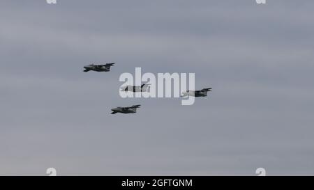 Zeltweg, Österreich 6. SEPTEMBER 2019 vier Militärflugzeuge im Flug in Formation am bewölkten Himmel. Speicherplatz kopieren. SAAB 105 der österreichischen Luftwaffe Stockfoto