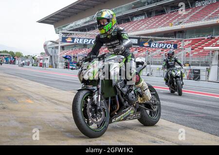 CIRCUIT DE CATALUNYA, SPANIEN - 15. Jun 2016: Die Fahrer bei der katalanischen Meisterschaft des Motorradfahrens auf dem Circuit Catalunya, Barcelona, Spanien Stockfoto