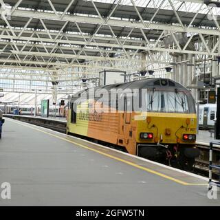 Eine Diesellokomotive der Baureihe 67 besucht den Bahnhof London Waterloo Stockfoto