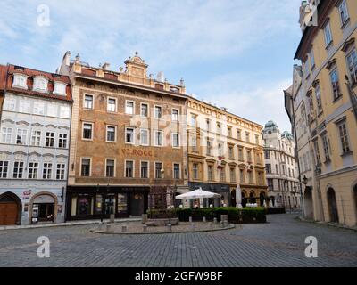 Namesti, kleiner oder kleiner Platz in Prag, Tschechische Republik Stockfoto