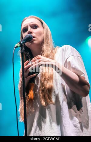 Turin Italien. 26. August 2021. Die englische Post-Punk-Band DRY CLEANING spielt live auf der Bühne des Spazio 211 während des 'Todays Festival 2021'. Stockfoto