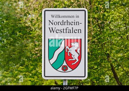 Schild 'Willkommen in Nordrhein-Westfalen', Landesgrenze, Deutschland, Nordrhein-Westfalen, Selfkant Stockfoto